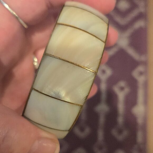 Vintage~ Mother of Pearl Large pieces cuff bracelet~ 9.5 inches around. - Picture 5 of 6